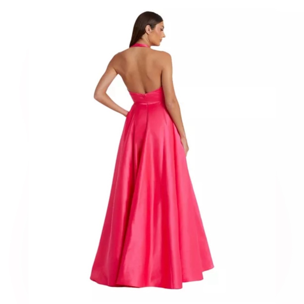 MAC DUGGAL
Pink Deep V Satin Ballgown with Oversized Bow Size 0 NWOT - Picture 2 of 3